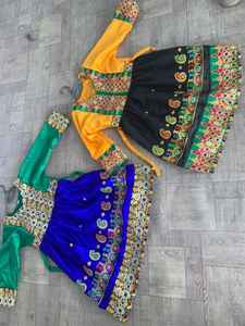 Vestido Tradicional Afgano para Niñas, Estilo Midi, Bordado a Mano, Tela de Satén, Diseño Clásico de Monedas Antiguas, Cierre de Encaje, Estilo Vintage, Corte en A - Product Image 4