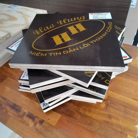 Versatile Black Rubber Core Film Faced Plywood Eco-Friendly Top Choice for Construction Reusable 6-8 Times Certified E1
