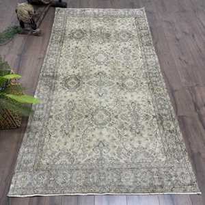 Alfombra Turca de 3.8x7 pies, Alfombra Vintage, Alfombra Marroquí Gris y Negra - Product Image 1