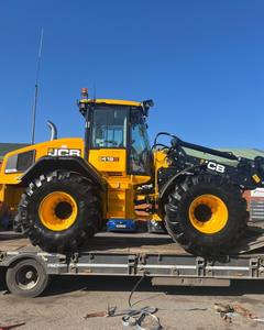 Chargeuse-pelleteuse JCB 4CX puissante, modèle 2023, capacité de 200 tonnes, conçue pour les tâches industrielles, prix fiable, livraison rapide - Product Image 2