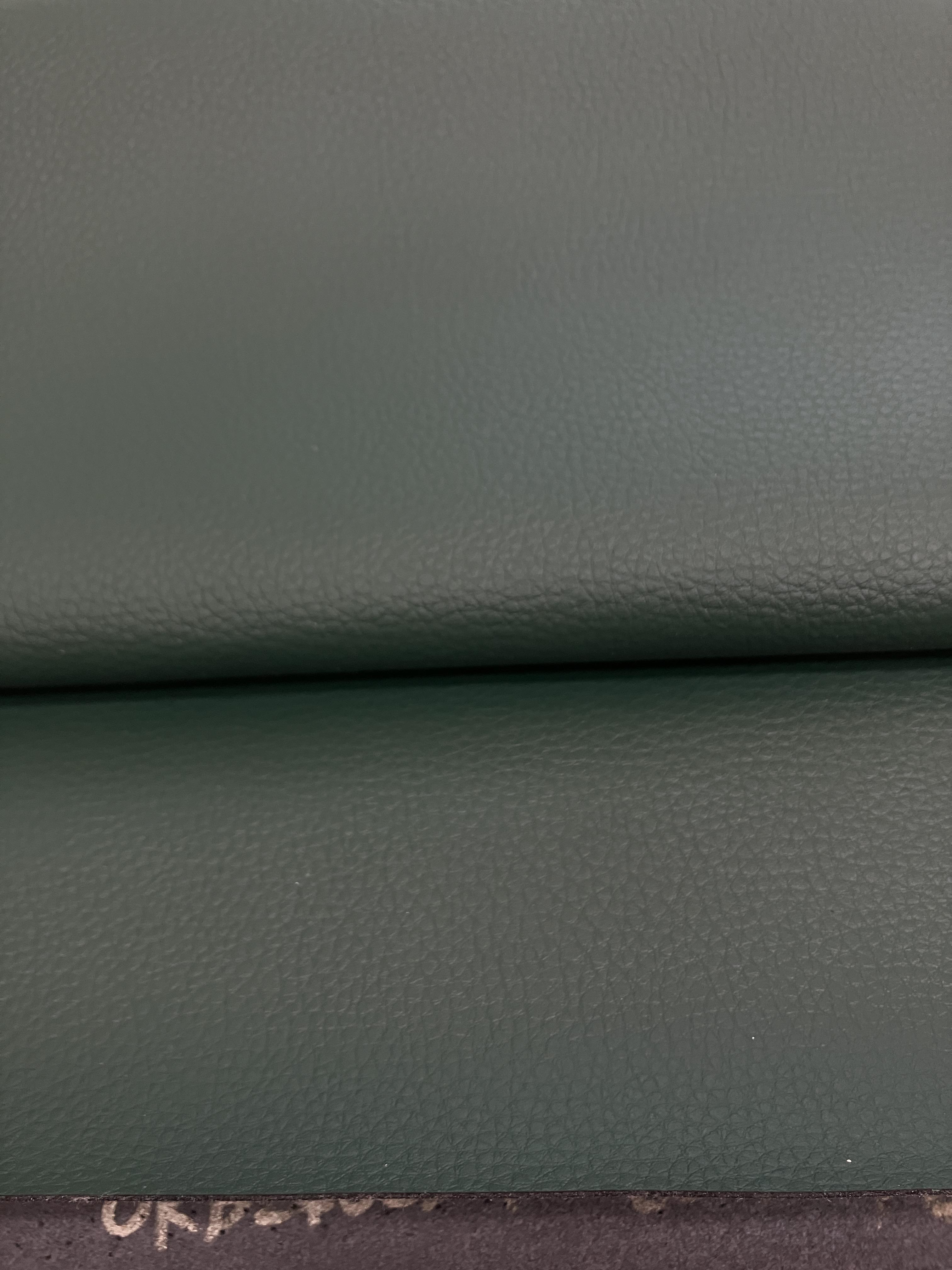 Hunter Green 18-5913TPX