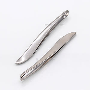 Pinzas para Cejas con Mango Curvo y Punta Inclinada, Acabado Satinado, Acero Inoxidable, Duraderas, Precisión, Hechas a Mano, Ecológicas - Product Image 3