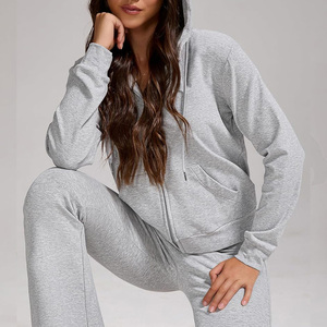 Ensemble de survêtement personnalisé OEM pour femmes, coupe confortable, impression de logo, fabrication de marque privée, tissu doux à motif solide brodé - Product Image 3