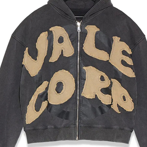 Sudadera con capucha con parche desgastado bordado con logotipo a medida en French Terry con dobladillo crudo recortado, ropa de calle esencial para hombres - Product Image 3