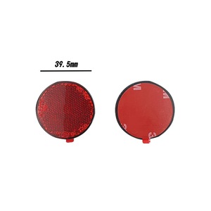 Reflector de motocicleta de plástico adhesivo universal redondo rojo para sistemas de carrocería - Product Image 2