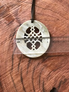 Collier à pendentif personnalisé en corne Meilleure qualité pour les femmes Collier à pendentif en corne de buffle pour fête Meilleur prix Taille personnalisée - Product Image 5