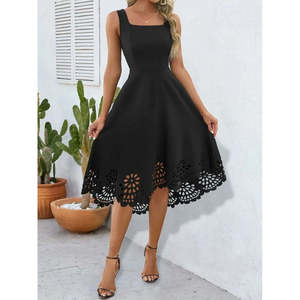 Vestido de Crepé Importado con Cuello Geométrico y Tirantes, Diseño Floral con Corte Láser, para Mujer, 35899 - Negro - Product Image 3