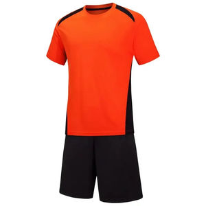 Maillot de sport personnalisé nouveaux modèles de maillots de football nouveaux modèles de vêtements d'équipe en polyester ensemble d'uniformes à sublimation abordable - Product Image 5