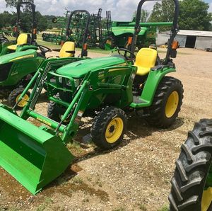 Tracteur John Deere 3032E de qualité supérieure, 4 roues motrices, diesel, 75 CV. - Product Image 3