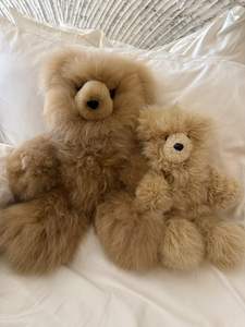 Fabricant de jouets en peluche personnalisés en alpaga Ambar Collective Bear |   Animaux en peluche OEM ODM avec rembourrage en coton PP |   Jouets péruviens authentiques - Product Image 5