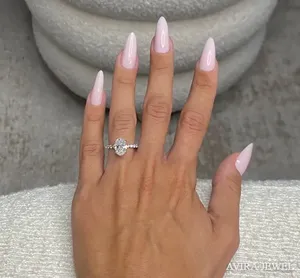 แหวนเพชรแท้เพาะเลี้ยงในห้องปฏิบัติการ สี E/F รูปทรงวงรี 1 กะรัต ทองคำแท้ 14k ปราศจากนิกเกิลและสารตะกั่ว เครื่องประดับเจ้าสาวสุดหรู VVS1 แหวนหมั้น - Product Image 4