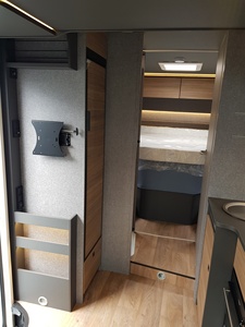 Xe nhà di động cắm trại cao cấp De Thleffs Trend 2024, 4-6 chỗ ngồi, tiêu chuẩn khí thải Euro 6, tiện nghi sử dụng tại nhà, màu trắng, trọng tải 3500KG - Product Image 4