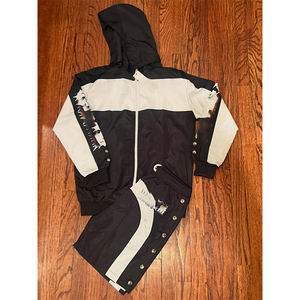 Survêtements en nylon pour hommes, bandes réfléchissantes, short de survêtement à capuche et fermeture éclair, ensembles de jogging, vente en gros de polyester, nylon à fermeture éclair - Product Image 1