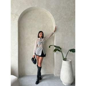 Camisas de Gasa con Estampado de Lunares para Mujer al por Mayor con Elegante Detalle de Lazo - Product Image 4