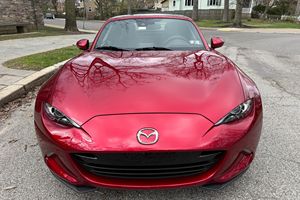 Mazda MX-5 Miata RF Grand Touring 2021 Usado en Excelentes Condiciones - Product Image 5