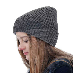 Gorros de Jacquard de alta calidad, gorros con logotipo personalizado, gorro de punto liso para invierno cálido teñido, venta al por mayor para escena de viaje - Product Image 3