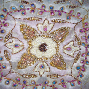 Couverture de table élégante brodée en filet perlé pour Thanksgiving Chemin de table de fête pour les fêtes Occasions spéciales - Product Image 4