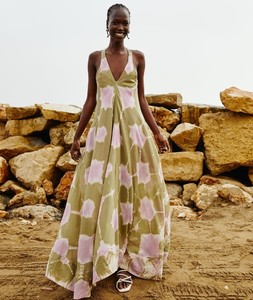 Trendy Beach Side Bliss Rayon Tie Dye Plunge Neck Women Spaghetti Maxi Long Dress Parfait pour les températures chaudes, Resort Getaways - Product Image 1