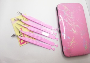 Pinzas de pestañas rosas personalizadas con mango de corazón Caja personalizada Pinzas de volumen de embalaje Pinzas de pestañas de aislamiento de agarre de diamante - Product Image 5