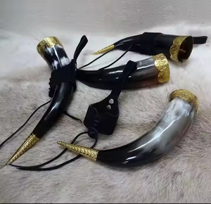 Nouvelle conception sculptée de corne à boire Viking la plus vendue avec logo Corne à boire Viking authentique par artisanat en croissant - Product Image 1