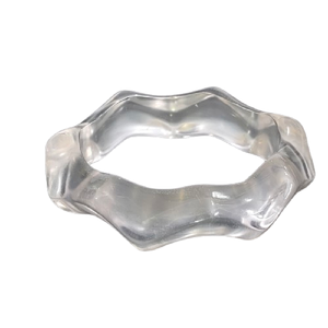Bracelet en résine transparente de haute qualité pour femmes, motif ondulé irrégulier, bracelet en acrylique lucite, style minimaliste effet verre - Product Image 2