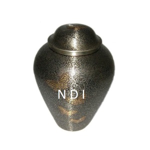 Finition Antique blanche cendres funéraires urnes de crémation en métal cendres humaines urne commémorative funéraire fabriquée à la main - Product Image 2