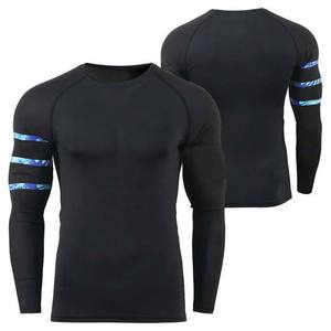 Rashguard MMA personnalisé avec votre logo, imprimé par sublimation, en spandex et nylon, respirant, col rond, vêtements de sport - Product Image 3