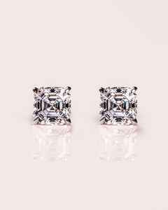 Clous d'oreilles en diamant Moissanite 1.0Ct coupe carrée Brillance moderne et style chic - Product Image 2