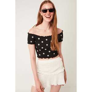 เสื้อปักลายดอกเดซี่ ทำจากผ้าจับจีบ - Product Image 1