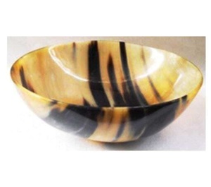 Bol en corne d'éclaboussure par India Artisan Bol en corne de buffle décoratif ultra brillant fabriqué à la main à partir de corne véritable naturelle - Product Image 4