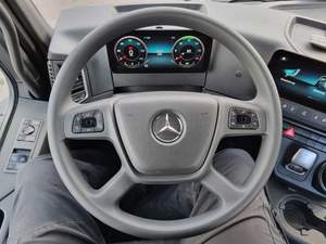 รถบรรทุกเมอร์เซเดส-เบนซ์ อโรคส์ 1835 ปี 2024 มือสอง 6x4 แบบเทท้าย - Product Image 6