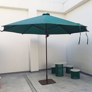 Sombrilla Central KOOLA CENTRA de 4 Metros (13 Pies) para Espacios Públicos y Exteriores |   Sombrilla de Acero K-Premium para Uso Comercial en Exteriores - Product Image 3