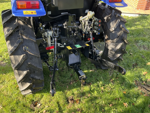 รถไถเดินตาม Lovol 65 แรงม้า ขับเคลื่อน 4 ล้อ 4x4 - อุปกรณ์การเกษตรมือสอง พร้อมเครื่องยนต์ มอเตอร์ ปั๊มเกียร์ และกระปุกเกียร์ - Product Image 4