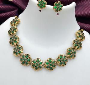 Elegante Juego de Collar Chapado en Oro de Alta Calidad con Aretes para Mujer, Collar Clásico con Aretes, Diseño para Bodas - Product Image 2