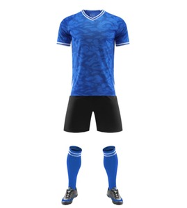 Chemises de football d'entraînement pour hommes avec short Vêtements de sport d'équipe personnalisés Vente en gros Sublimé Futbol Wear Ensembles de maillots de football - Product Image 4