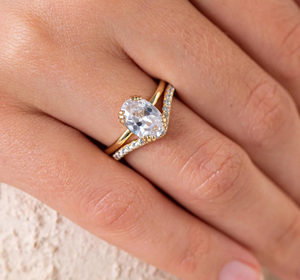 Conjunto de anillo de compromiso de boda de oro amarillo sólido, Diamante cultivado en laboratorio de corte ovalado para joyería nupcial de oro amarillo único - Product Image 1