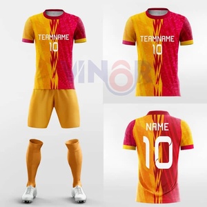 Short d'uniforme d'équipe de football de conception OEM de haute qualité, respirant et fabriqué en usine, ensemble avec logo imprimé par sublimation Nouvelle arrivée en vente - Product Image 6