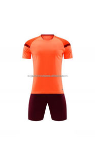 Ensemble d'entraînement de football personnalisable à manches courtes avec logo frontal, nouvelle tenue de football en gros - Product Image 2