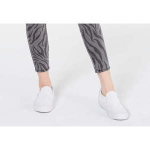 Jeans Skinny Grigio con Stampa Zebrata Taglia 11 per Ragazzi Tinseltown, Denim Traspirante con Elementi di Moda Semplici - Product Image 3