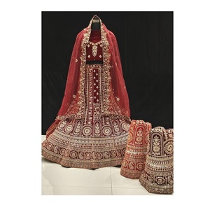 Luxueux velours Lehenga Choli avec broderie vêtements indiens et pakistanais pour mariages et occasions spéciales d'Inde - Product Image 1