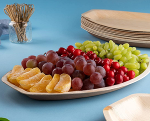 Plateaux ovales compostables et naturels en feuilles de palmier Areca pour la présentation d'aliments écologiques et l'utilisation à emporter - Product Image 1