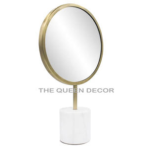 Miroir de courtoisie élégant en aluminium plaqué or avec pattes de canard décoratives parfaites pour le rasage et le maquillage - Product Image 5