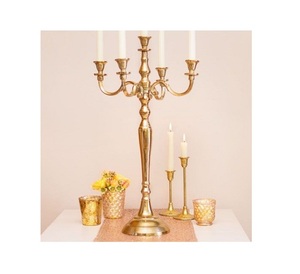 Candélabre à 3 bras fait à la main en fer de couleur blanche pour la décoration de fête de mariage et d'événement - Product Image 3