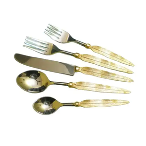 Juego de Cubiertos de Acero Inoxidable Chapado en Oro, Juego de Cubiertos Moderno de Cinco Piezas, Juego de Cubiertos de Tendencia, Juego de Cubiertos Hecho a Mano - Product Image 1