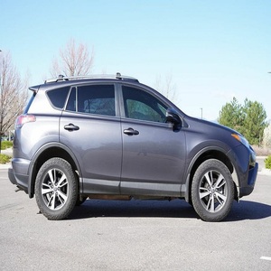 2018 Toyota 2017 XLE AWD Asientos de cuero para interiores oscuros Caja de cambios automática R17 R20 Neumáticos Techo de aleación de aluminio Gas eléctrico - Product Image 5