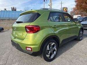VÉHICULE D'OCCASION 2022 V-E-N-U-E SEL FWD TRANSMISSION 121 CV 1.6L VARIABLE SUV CROSSOVER PRÊT À LA VENTE - Product Image 4