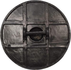 Hache à double lame en acier à haute teneur en carbone fabriquée à la main pour une performance extérieure ultime et une gravure personnalisée Hache Ragnar avec bouclier - Product Image 3