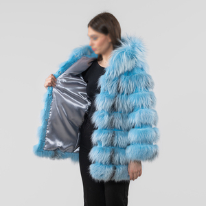 Chaqueta Transpirable de Primera Calidad con Capucha, Fabricada con Pelaje Sintético de Zorro Azul, 100% Poliéster - Product Image 5