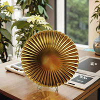 Assiette de présentation classique en plastique de 13 pouces, motif végétal peint à la main, couleur personnalisée, pour décoration de table de mariage et de maison, vente en gros