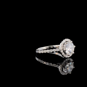 Anillo de Compromiso con Diamante Cultivado en Laboratorio Certificado por IGI de 2.00 CT, Oro Sólido de 14K, Corte Redondo, Engaste Halo, Anillo para Mujer - Product Image 3